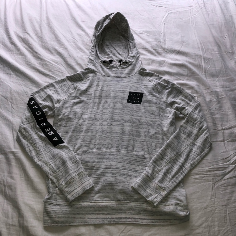 AMERICAN EAGLE SWEATSHIRT